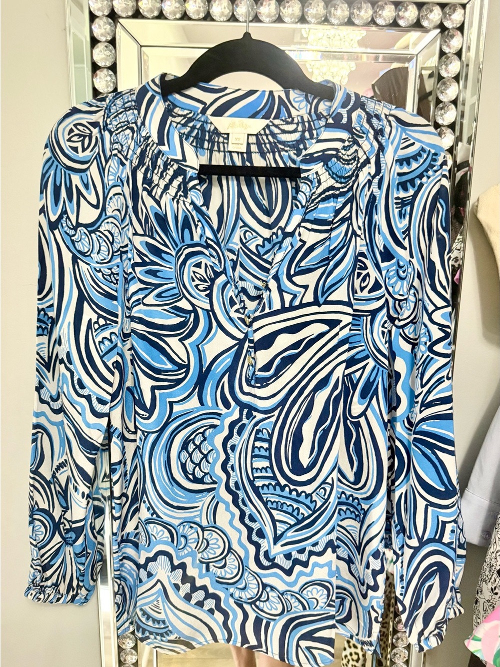 Lilly Pulitzer SZ XS Blue & White Swirl Print gorgeous Long Sleeve Blouse